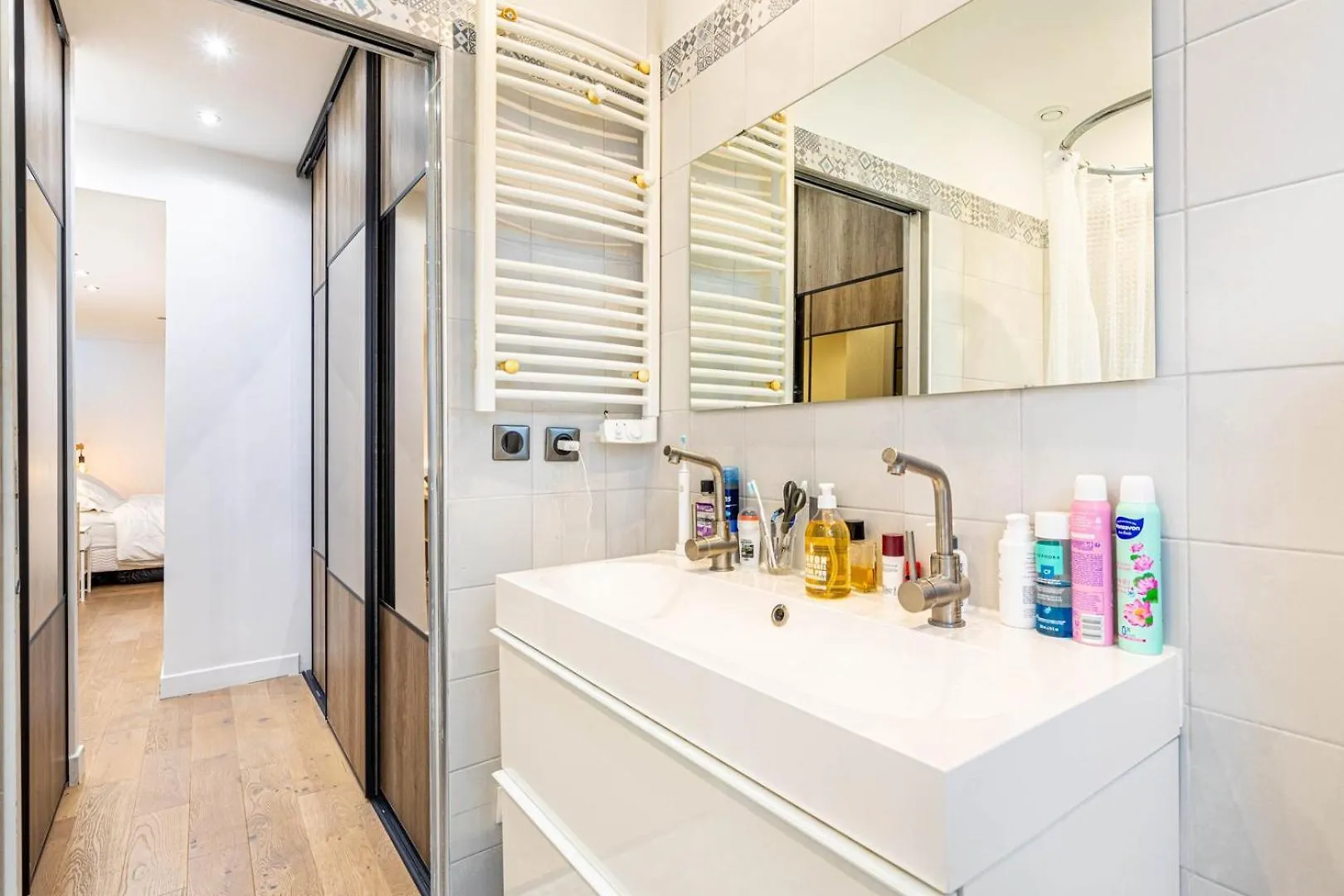 Apartment Guestready - Bright Retreat Near The Wall Of Love Paris France