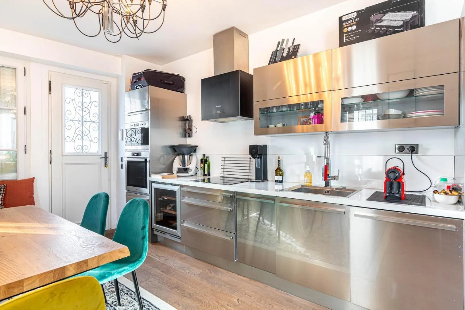 Guestready - Bright Retreat Near The Wall Of Love Paris 0*,  France